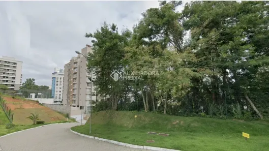 Lote/Terreno à venda, 490m² no Itacorubi, Florianópolis