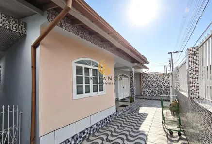 Casa com 3 Quartos à venda, 250m² no Bela Vista, São José