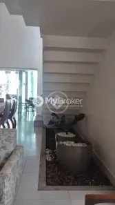 Casa com 4 Quartos à venda, 280m² no Jardim Karaíba, Uberlândia