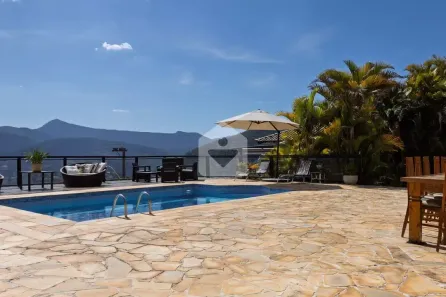 Casa com 4 Quartos à venda, 184m² no Nogueira, Petrópolis