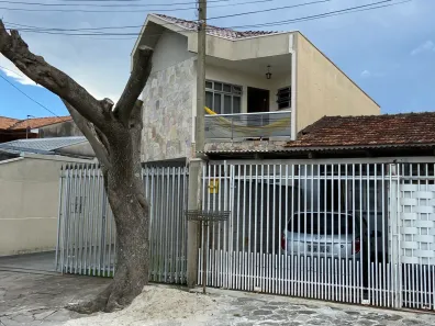 Sobrado com 3 Quartos à venda, 136m² no Xaxim, Curitiba