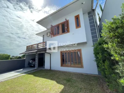 Casa com 3 Quartos para alugar, 197m² no Itaguaçu, Florianópolis