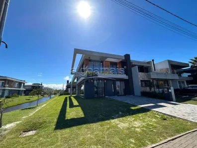 Casa de Condomínio com 4 Quartos à venda, 215m² no XANGRI-LÁ, Xangri-lá