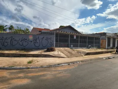 Casa com 3 Quartos à venda, 197m² no Jardim Balneário Meia Ponte, Goiânia