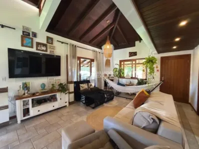 Casa com 3 Quartos para alugar, 150m² no Rio Tavares, Florianópolis