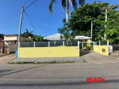 Casa com 3 Quartos para alugar, 120m² no Cacupé, Florianópolis