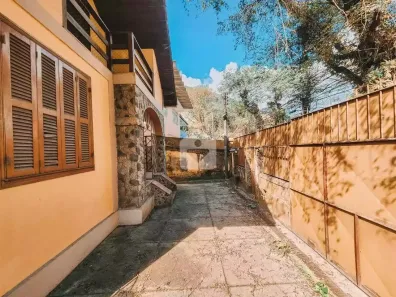 Casa com 5 Quartos à venda, 143m² no Alto da Serra, Petrópolis
