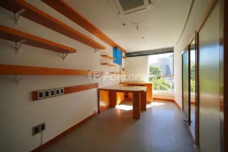 Sala Comercial à venda, 42m² no Rio Branco, Porto Alegre