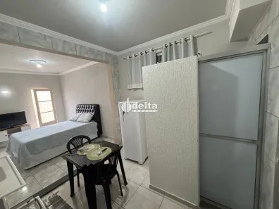 Apartamento com 1 Quarto para alugar, 35m² no Custódio Pereira, Uberlândia