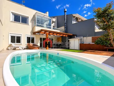 Sobrado com 4 Quartos à venda, 212m² no Mário Quintana, Porto Alegre