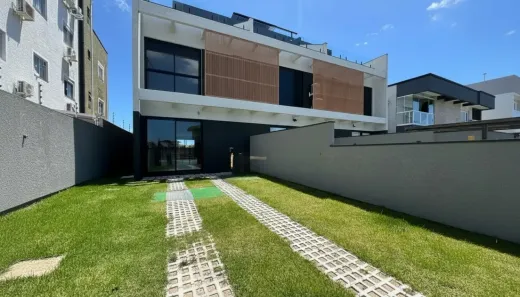 Sobrado com 3 Quartos à venda, 201m² no Ingleses do Rio Vermelho, Florianópolis