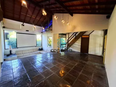 Casa de Condomínio com 3 Quartos para alugar, 242m² no Itaipu, Niterói