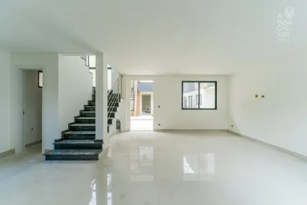 Sobrado com 3 Quartos à venda, 120m² no Uberaba, Curitiba