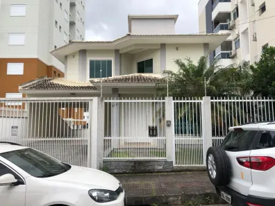 Casa com 4 Quartos à venda, 246m² no Pagani, Palhoça