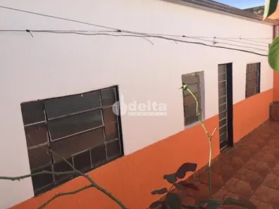 Casa com 6 Quartos à venda, 237m² no Jaraguá, Uberlândia