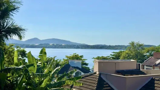 Casa com 4 Quartos à venda, 270m² no Lagoa da Conceição, Florianópolis