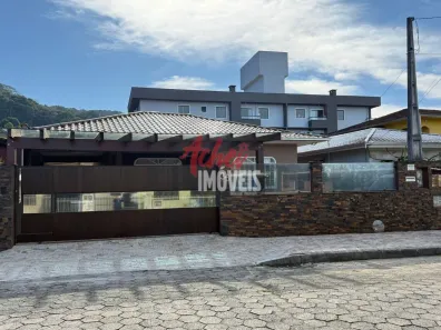 Casa com 3 Quartos à venda, 176m² no Iririú, Joinville