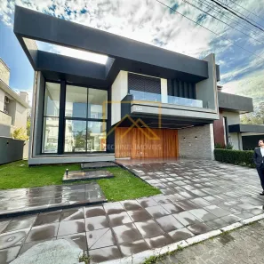 Casa com 4 Quartos à venda, 321m² no Distrito Industrial, Cachoeirinha