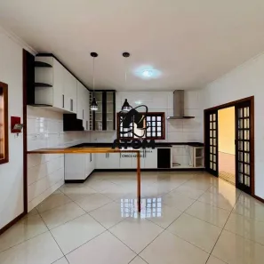 Casa com 4 Quartos para alugar, 220m² no Jardim Julieta, Taubaté