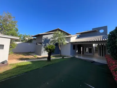 Casa com 3 Quartos à venda, 229m² no Plano Diretor Sul, Palmas