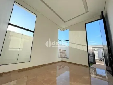 Casa com 3 Quartos à venda, 213m² no Jardim Karaíba, Uberlândia