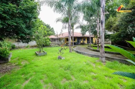 Casa com 4 Quartos à venda, 400m² no Jardim Candelária, Divinópolis