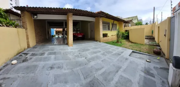 Casa com 4 Quartos à venda, 280m² no Lagoa Nova, Natal