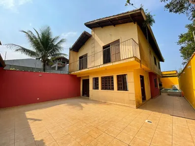 Sobrado com 5 Quartos à venda, 250m² no Santa Cruz, Itanhaém