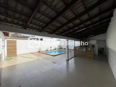 Casa com 4 Quartos para alugar, 200m² no São Jorge, Uberlândia