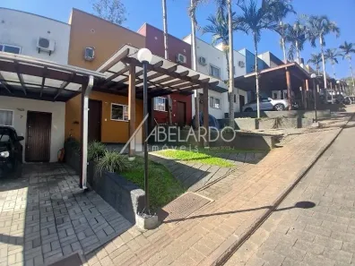 Casa de Condomínio com 2 Quartos para alugar, 70m² no Itoupava Central, Blumenau