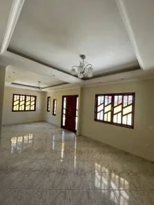 Sobrado com 3 Quartos para alugar, 193m² no Mirante da Lagoa, Macaé