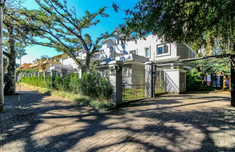 Fazenda/Sítio com 3 Quartos à venda, 241m² no Tristeza, Porto Alegre