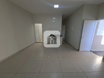 Casa com 2 Quartos para alugar, 50m² no Bom Jesus, Uberlândia