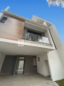 Sobrado com 3 Quartos à venda, 179m² no Água Verde, Curitiba