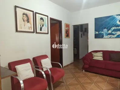 Casa com 3 Quartos à venda, 180m² no Jardim Patrícia, Uberlândia