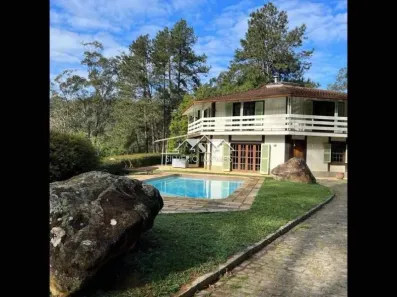 Casa com 10 Quartos à venda, 750m² no Quarteirão Brasileiro, Petrópolis