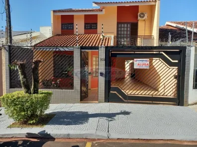 Casa com 3 Quartos para alugar, 174m² no Vila Bosque, Maringá