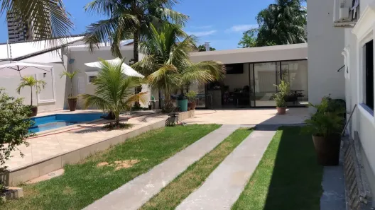 Casa com 3 Quartos para alugar, 280m² no Centro-Sul, Cuiabá