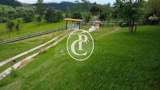Fazenda/Sítio com 4 Quartos à venda, 90m² no Centro, Paraibuna