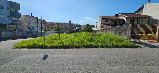 Lote/Terreno à venda, 318m² no Serraria, São José