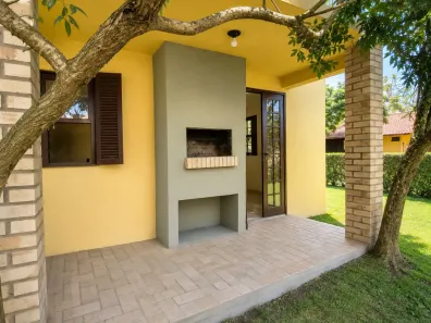 Casa com 2 Quartos para alugar, 140m² no Campeche, Florianópolis