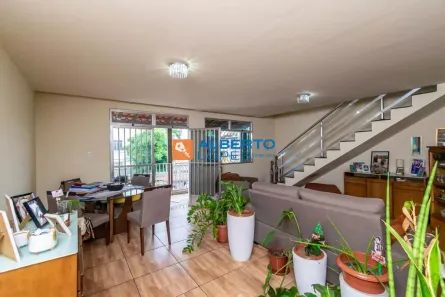 Casa com 2 Quartos à venda, 160m² no Penha Circular, Rio de Janeiro