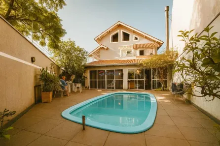 Sobrado com 5 Quartos à venda, 233m² no Igara, Canoas