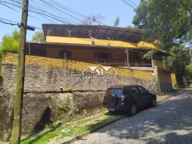 Casa com 4 Quartos à venda, 160m² no Quarteirão Brasileiro, Petrópolis