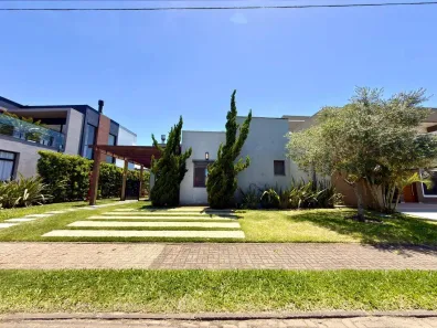 Casa com 4 Quartos à venda, 150m² no XANGRI-LÁ, Xangri-lá