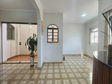 Sobrado com 4 Quartos para alugar, 283m² no Jardim, Santo André