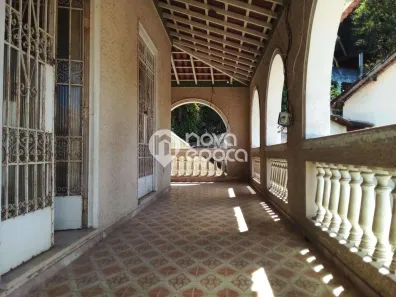 Casa com 5 Quartos à venda, 1200m² no Grajaú, Rio de Janeiro