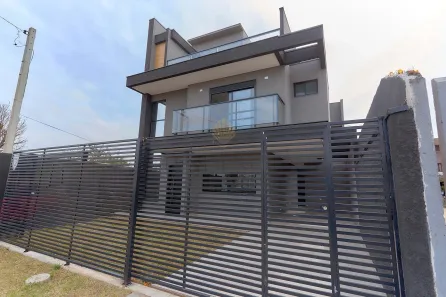 Sobrado com 3 Quartos à venda, 112m² no Pinheirinho, Curitiba