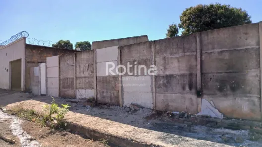 Lote/Terreno à venda, 274m² no Carajás, Uberlândia