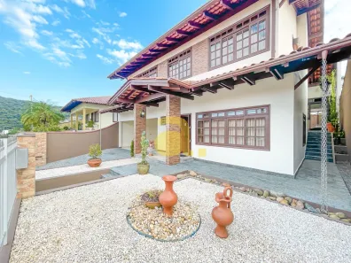 Casa com 3 Quartos à venda, 251m² no Velha Central, Blumenau
